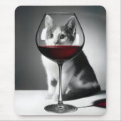 Kitty die door een wijnglas gluurt muismat (Voorkant)