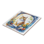 Kitty kat in venster van bloemen tegeltje (Zijkant)