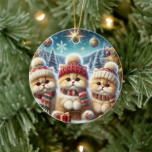 Kitty katten in feestelijke kerstdecor en sneeuw