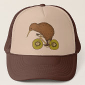 Kiwi Riding Bike met Kiwi Wheels Trucker Pet (Voorkant)