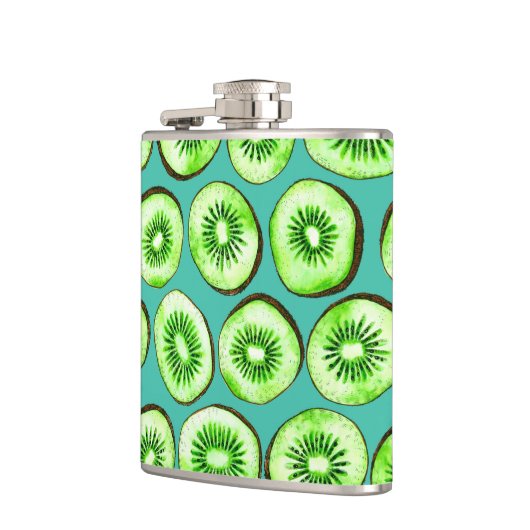 Kiwi snijdsels op turquoise heupfles (Links)