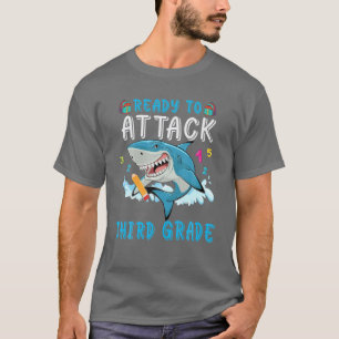 Klaar om de derde haaienvangst te aanvallen op de  t-shirt