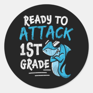 Klaar om de eerste klas aan te vallen Terug naar s Ronde Sticker