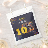 Klaar om een monstertruck donkere verjaardag te cr bedankzakje (Geknipt)