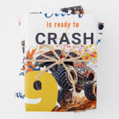 Klaar om een monstervrachtwagen te crashen inpakpapier vel (In situ)