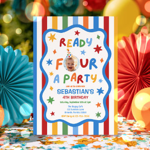 Klaar voor een feest Kleurrijke Jongen 4e Verjaard Kaart