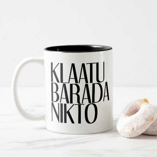 KLAATU BARADA NIKTO TWEEKLEURIGE KOFFIEMOK (Met donut)
