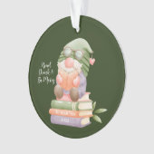 Klant Schattige Gnome Leesboek Monogrammed Ornament (voorkant)