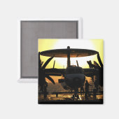 Klanten werken aan een E-2C Hawkeye vliegtuig Magneet (Voorkant / Achterkant)