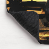 Klanten werken aan een E-2C Hawkeye vliegtuig Muismat (Hoek)