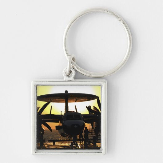 Klanten werken aan een E-2C Hawkeye vliegtuig Sleutelhanger (Voorkant)