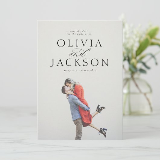 Klantkaart met opvallende namen om de datum te res save the date (Staand voorkant)