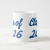 Klas van 2026 blauwe script afstuderen grote koffiekop (Voorkant)