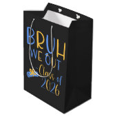 Klas van 2026 Bruh we out Medium Cadeauzakje (Achterkant Gekanteld)