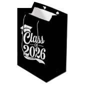 Klas van 2026 Trots Afgestudeerde Afstuderen Medium Cadeauzakje (Voorkant Gekanteld)