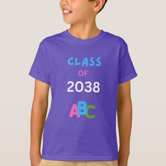 Klas van 2038 met abc t-shirt (Voorkant)