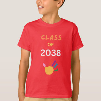 Klas van 2038 met vingerverf t-shirt
