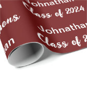 Klasse 2024 Donkerrood en wit Gefeliciteerd Afstud Cadeaupapier (Rol Hoek)