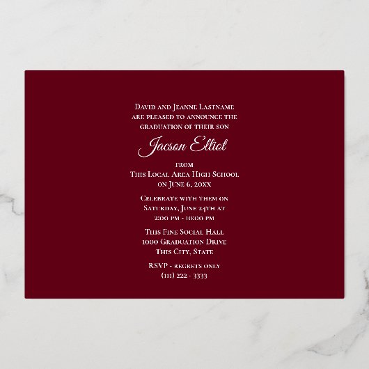 Klasse 2024 Foto Afstuderen Bourgogne en Goud Folie Uitnodiging (Achterkant)