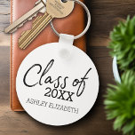 Klasse ADD JAAR Graduation Party Sleutelhanger<br><div class="desc">Voeg 2020,  2021 of elk jaar toe aan dit oneigenlijke ontwerp. Dit kan worden gebruikt voor elke afstuderen of reünie - middelbare school,  hogeschool,  afstudeerder school,  verpleegkunde,  geneeskunde of zelfs handelsschool.</div>
