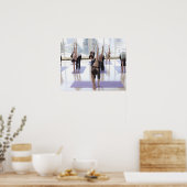 klasse die yoga met instructeur in een oefent poster (Keuken)