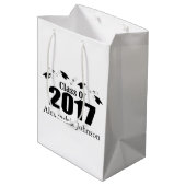 Klasse van 2017 Afstuderen cadeau (zwarte Petten) Medium Cadeauzakje (Achterkant Gekanteld)