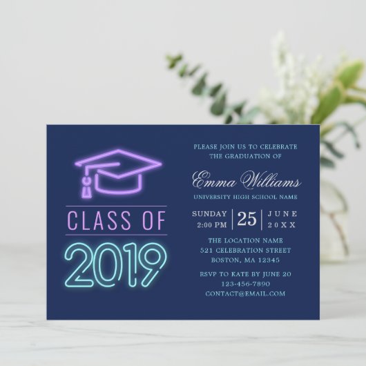 Klasse van 2019 | Modern Cool Neon Blue Afstuderen Kaart (Staand voorkant)