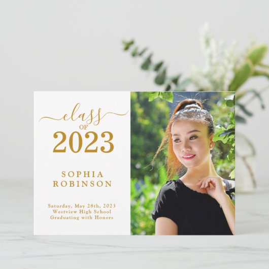 Klasse van 2023 Aankondiging van foto-Afstuderen (Staand voorkant)