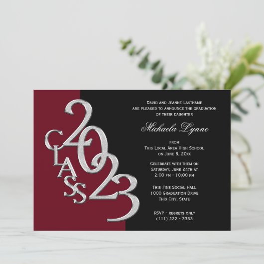Klasse van 2023 Afstuderen Burgundy en Silver Kaart (Staand voorkant)