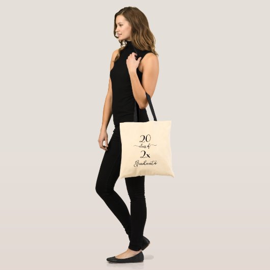 Klasse van 2023 Afstuderen elegante zwarte Typogra Tote Bag (Voorkant (model))