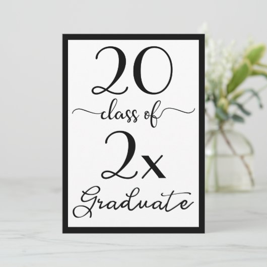 Klasse van 2023 Black White Script Graduation Part Kaart (Staand voorkant)