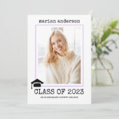 Klasse van 2023 lila afstuderen met schrijfmachine kaart (Staand voorkant)