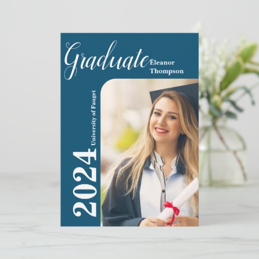 Klasse van 2024 Afstudeerder: Modern zwart-wit fot Kaart (Staand voorkant)