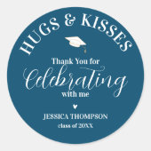 Klasse van 2024 Bedankt Hugs & Kisses Afstuderen Ronde Sticker (Voorkant)