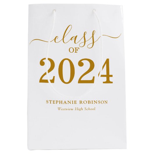 Klasse van 2024 Gold Script Typografie Afstuderen Medium Cadeauzakje (Voorkant)