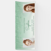 Klasse van 2024 Green Glitter 2-foto Afstuderen Spandoek (Verticaal)