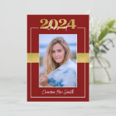 Klasse van 2024 Maroon & Gold Graduation Party Kaart (Staand voorkant)