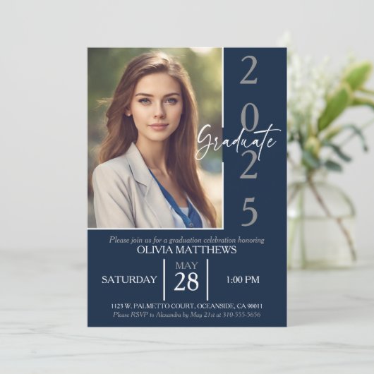 Klasse van 2024 Navy Blue Custom Photo Afstuderen Kaart (Staand voorkant)