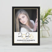 Klasse van 2025 Afstudeerder Script 2 Photo Gradua (Staand voorkant)