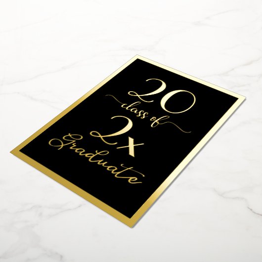Klasse van 2025 Afstuderen Chic Black Gold Script Folie Uitnodiging (Gedraaid)