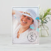 Klasse van 2025 Afstuderen foto Moderne typografie Aankondiging (Staand voorkant)