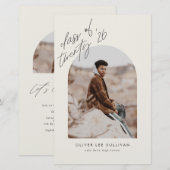 Klasse van 2025 Beige Arch Afstuderen Invitation (Voorkant / Achterkant)