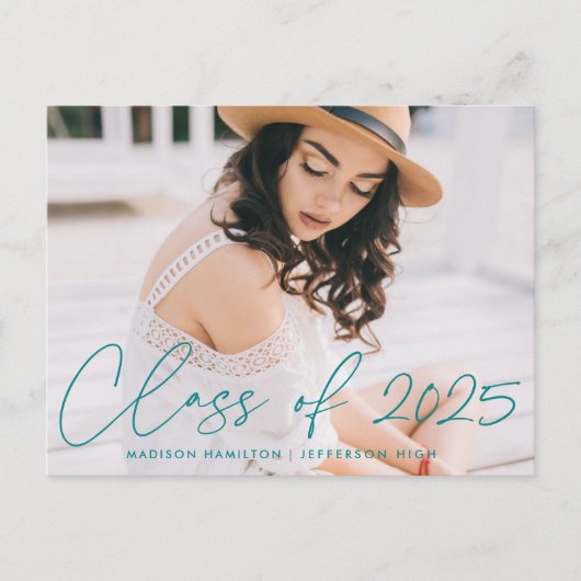 Klasse van 2025 Blauwgroen Script Photo Graduation Uitnodiging Briefkaart (Voorkant)
