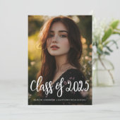 Klasse van 2025 Casual script Afstuderen Foto Kaart (Staand voorkant)