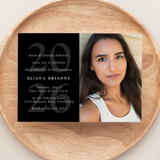 Klasse van 2025 eenvoudig zwart wit foto afstudere kaart