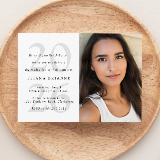 Klasse van 2025 eenvoudig zwart wit foto afstudere kaart