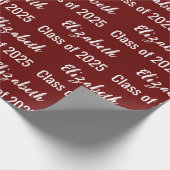Klasse van 2025 Graduate's Name Dark Red en White Cadeaupapier (Hoek)