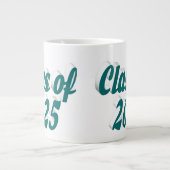 Klasse van 2025 groene tekst afstuderen grote koffiekop (Voorkant)
