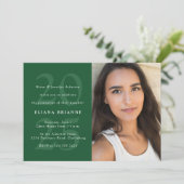 Klasse van 2025 klassieke groene foto afstudeerfee kaart (Staand voorkant)