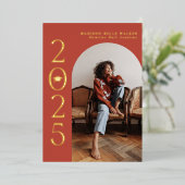 Klasse van 2025 Red Arch Lijst Afstuderen Folie Uitnodiging (Staand Voorkant)